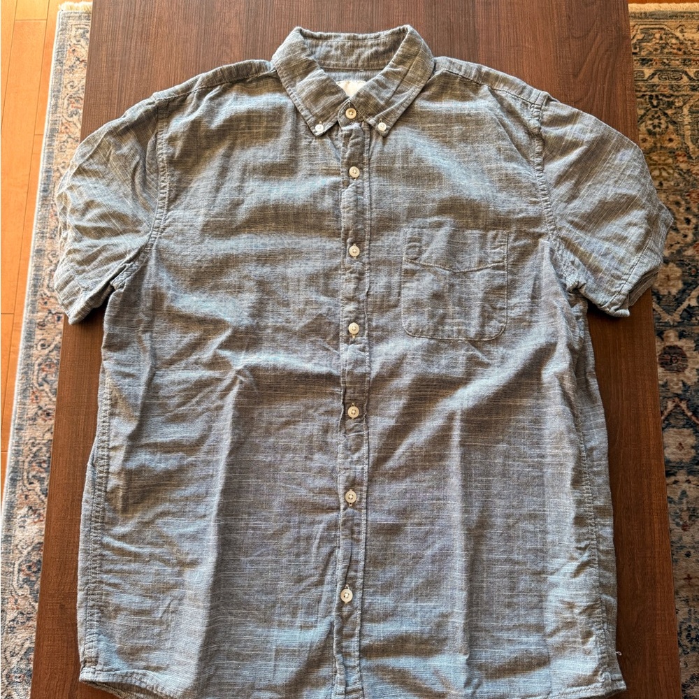 American Eagle Outfitters Casual Gray Button-Down Shirt